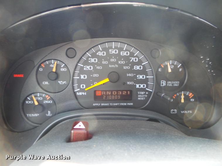 image for item DA2649 2000 Chevrolet Express 2500 Extended Cargo shuttle bus