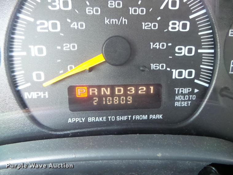 image for item DA2649 2000 Chevrolet Express 2500 Extended Cargo shuttle bus