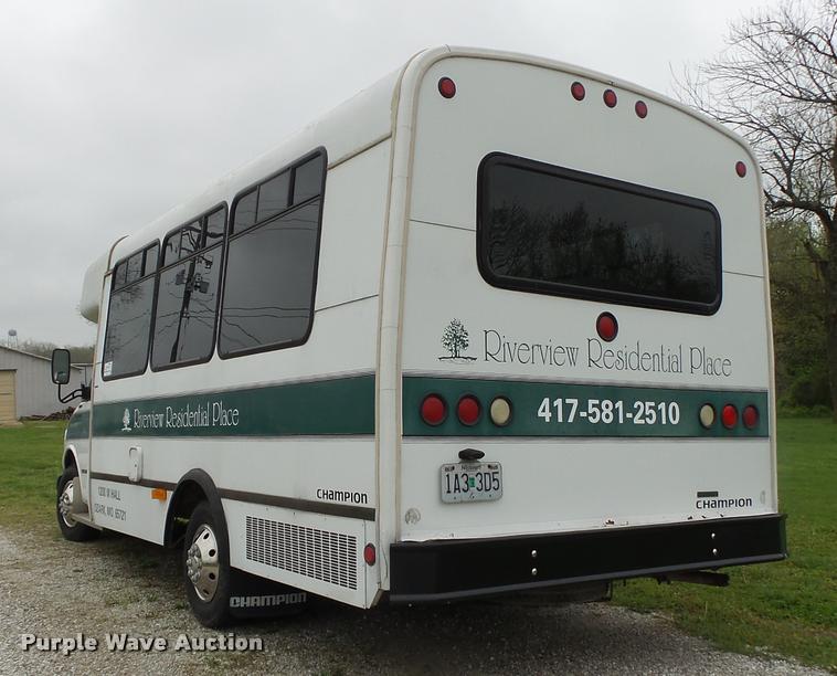 image for item DA2657 2002 Chevrolet Express 3500 Cargo shuttle bus