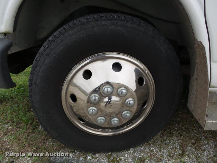 image for item DA2657 2002 Chevrolet Express 3500 Cargo shuttle bus