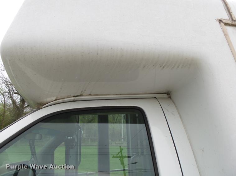 image for item DA2657 2002 Chevrolet Express 3500 Cargo shuttle bus