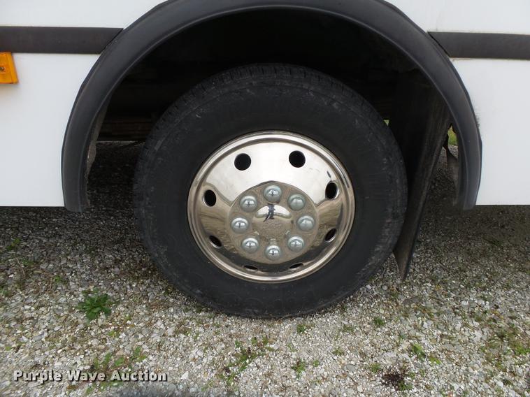 image for item DA2657 2002 Chevrolet Express 3500 Cargo shuttle bus