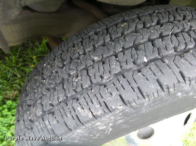 image for item DA2657 2002 Chevrolet Express 3500 Cargo shuttle bus