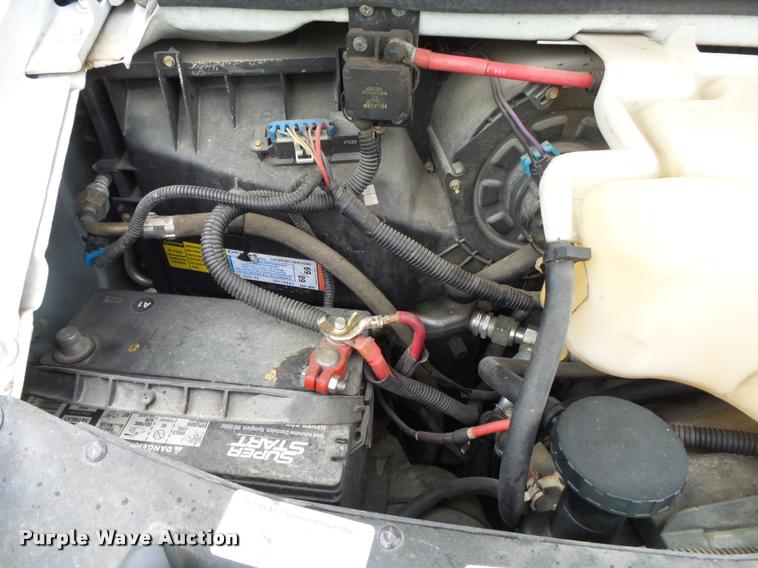 image for item DA2657 2002 Chevrolet Express 3500 Cargo shuttle bus