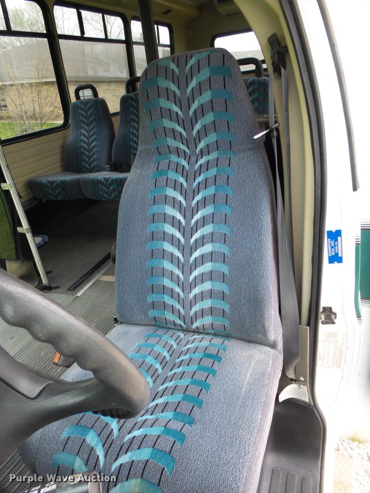 image for item DA2657 2002 Chevrolet Express 3500 Cargo shuttle bus