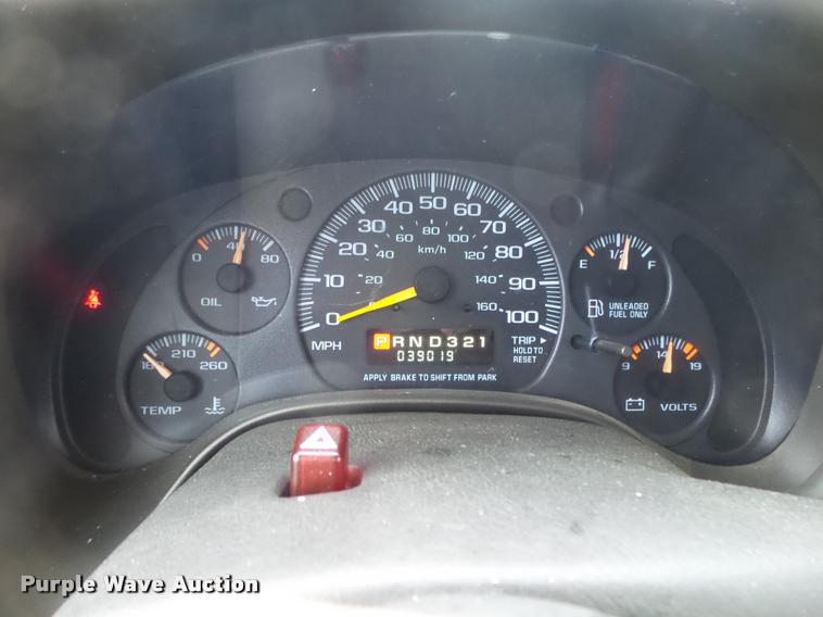 image for item DA2657 2002 Chevrolet Express 3500 Cargo shuttle bus