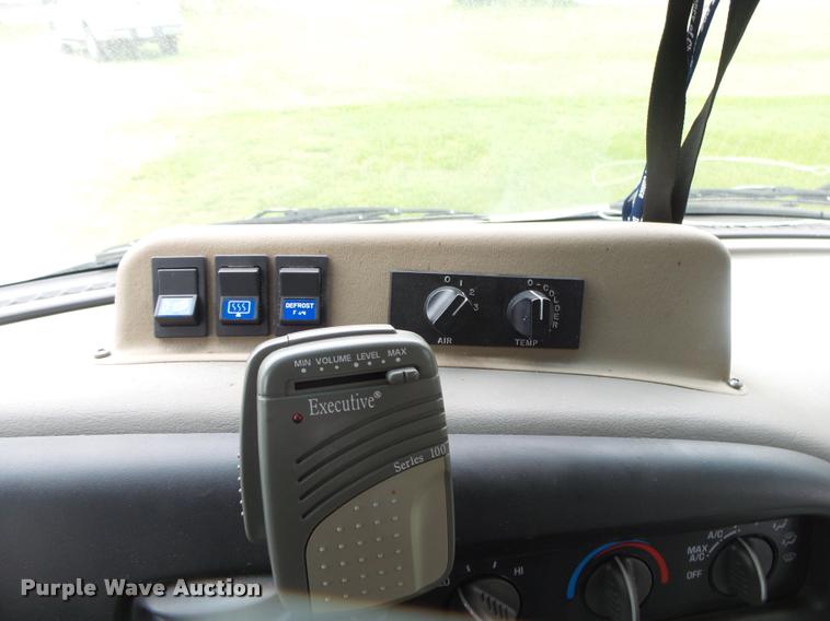 image for item DA2657 2002 Chevrolet Express 3500 Cargo shuttle bus