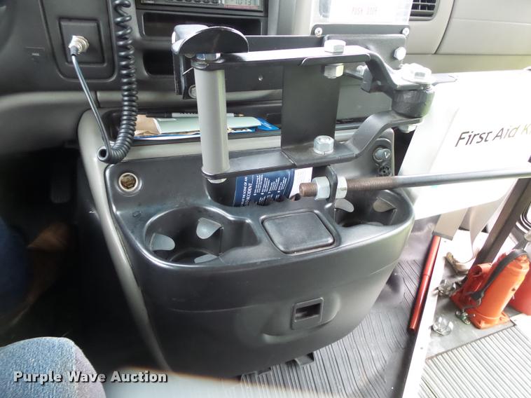 image for item DA2657 2002 Chevrolet Express 3500 Cargo shuttle bus