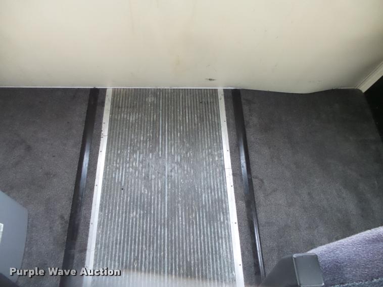 image for item DA2657 2002 Chevrolet Express 3500 Cargo shuttle bus