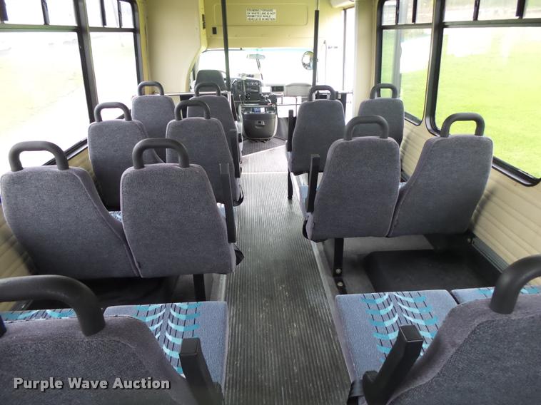 image for item DA2657 2002 Chevrolet Express 3500 Cargo shuttle bus