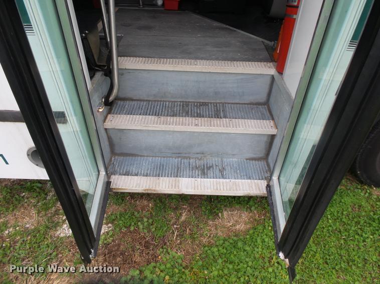 image for item DA2657 2002 Chevrolet Express 3500 Cargo shuttle bus