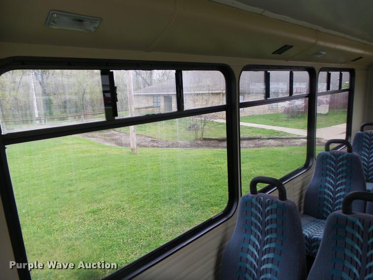 image for item DA2657 2002 Chevrolet Express 3500 Cargo shuttle bus