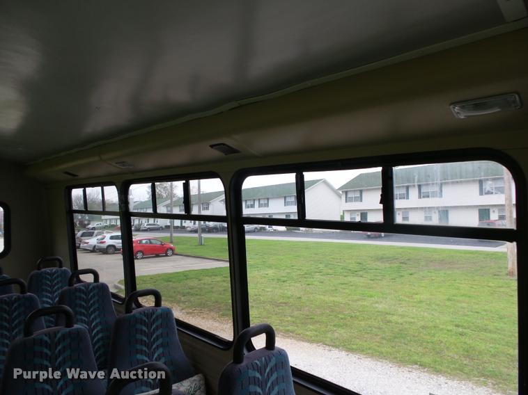 image for item DA2657 2002 Chevrolet Express 3500 Cargo shuttle bus