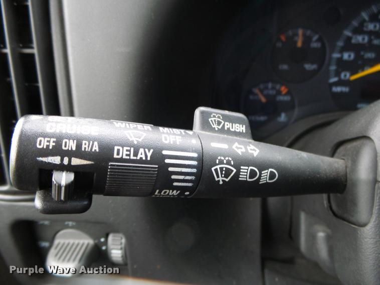 image for item DA2657 2002 Chevrolet Express 3500 Cargo shuttle bus