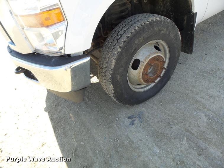 image for item DA3445 2010 Ford F350 Super Duty Crew Cab flatbed pickup truck