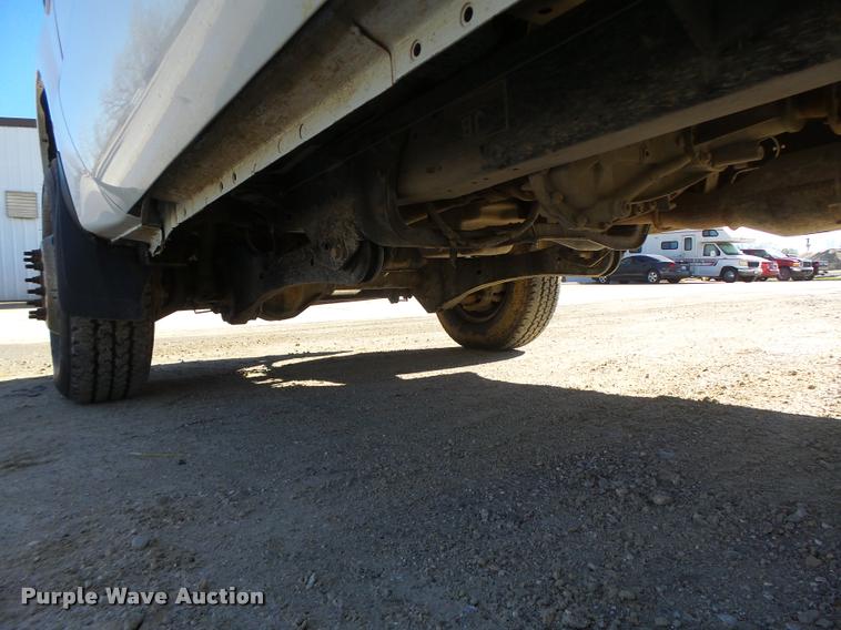 image for item DA3445 2010 Ford F350 Super Duty Crew Cab flatbed pickup truck