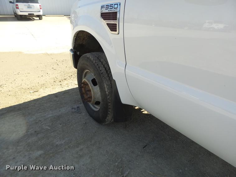 image for item DA3445 2010 Ford F350 Super Duty Crew Cab flatbed pickup truck