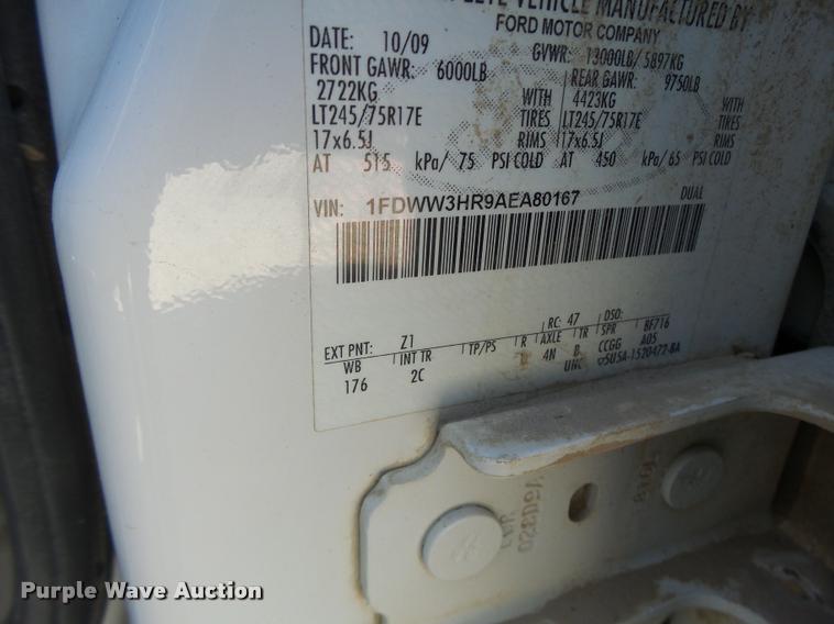 image for item DA3445 2010 Ford F350 Super Duty Crew Cab flatbed pickup truck