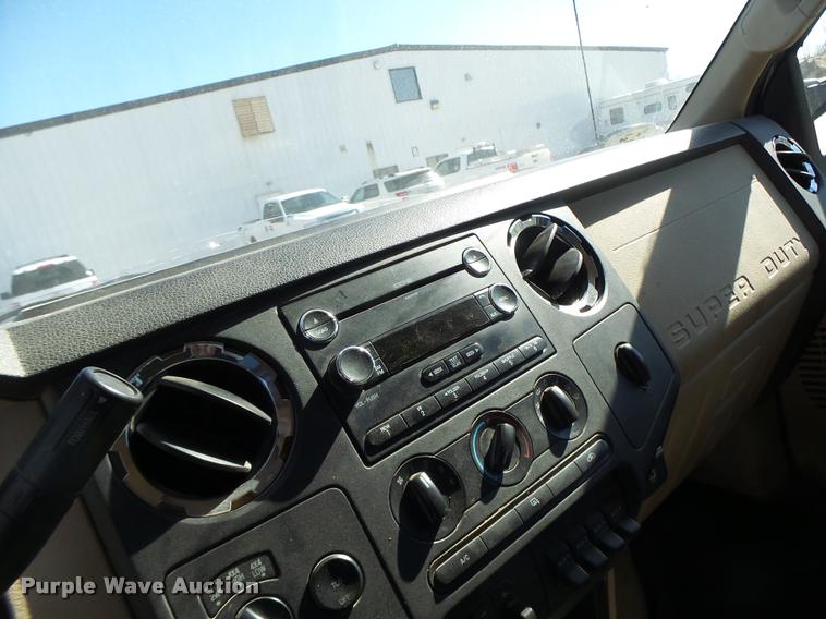 image for item DA3445 2010 Ford F350 Super Duty Crew Cab flatbed pickup truck
