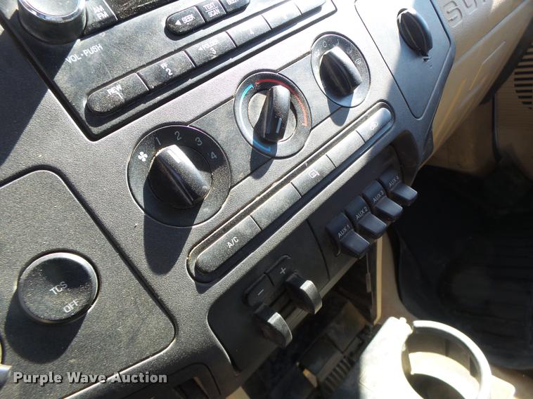 image for item DA3445 2010 Ford F350 Super Duty Crew Cab flatbed pickup truck