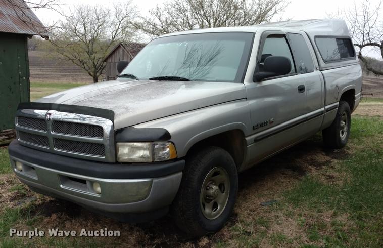 image for item DA5533 1999 Dodge Ram 1500 Quad Cab pickup truck