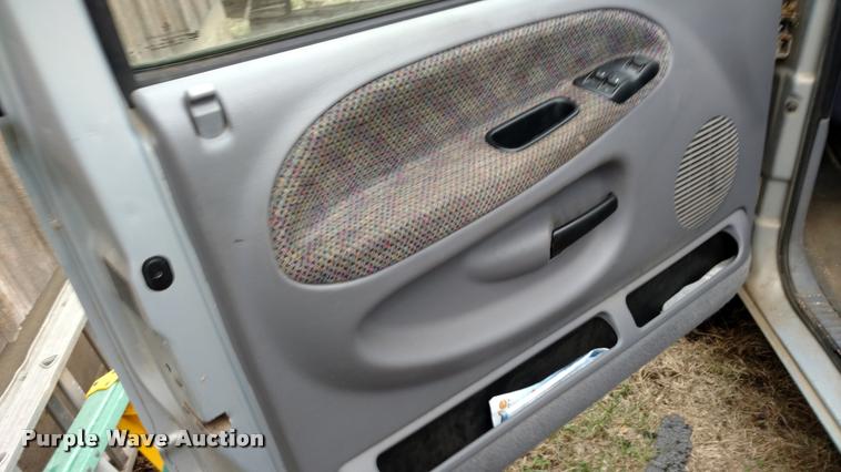 image for item DA5533 1999 Dodge Ram 1500 Quad Cab pickup truck