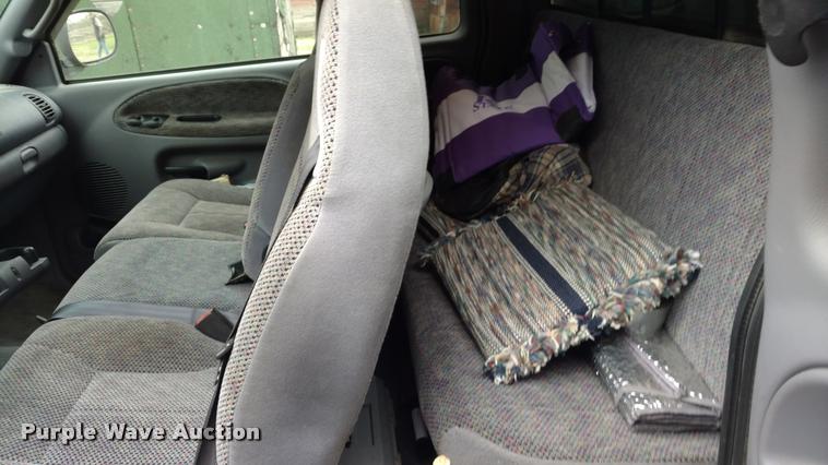 image for item DA5533 1999 Dodge Ram 1500 Quad Cab pickup truck