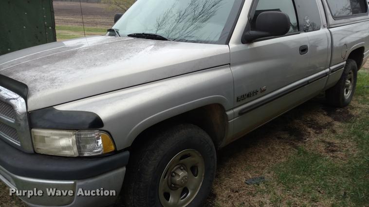 image for item DA5533 1999 Dodge Ram 1500 Quad Cab pickup truck