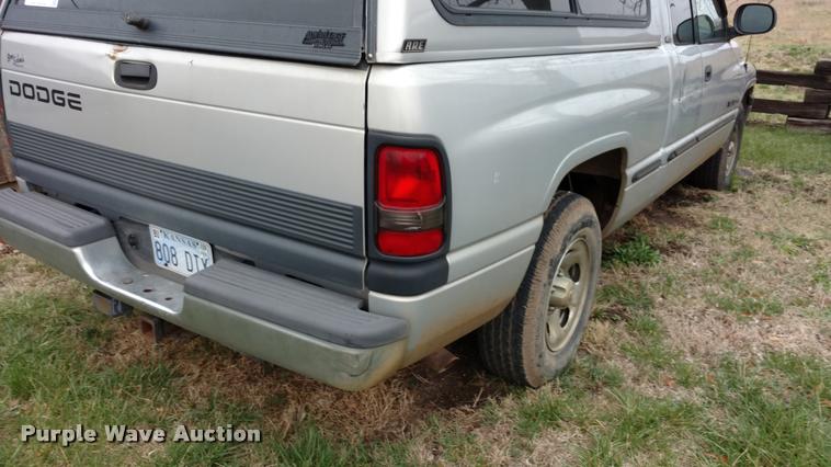 image for item DA5533 1999 Dodge Ram 1500 Quad Cab pickup truck