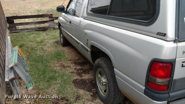 image for item DA5533 1999 Dodge Ram 1500 Quad Cab pickup truck