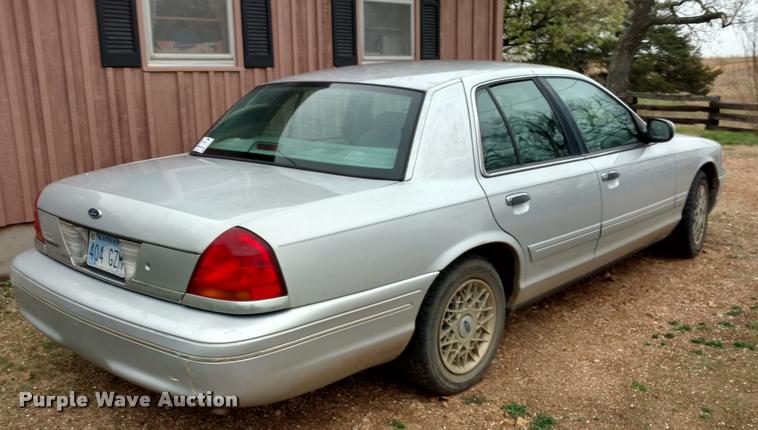 image for item DA5534 2001 Ford Crown Victoria