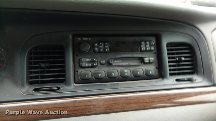 image for item DA5534 2001 Ford Crown Victoria