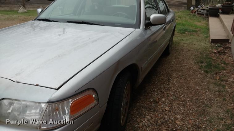 image for item DA5534 2001 Ford Crown Victoria