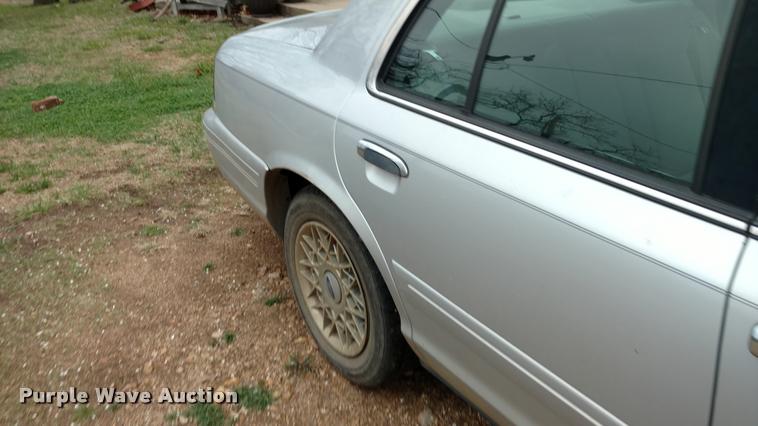 image for item DA5534 2001 Ford Crown Victoria
