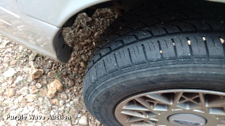 image for item DA5534 2001 Ford Crown Victoria