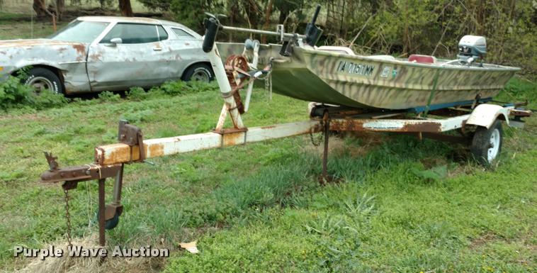 image for item DA5542 1984 Monark aluminum boat