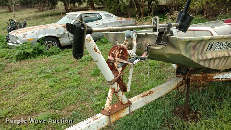 image for item DA5542 1984 Monark aluminum boat