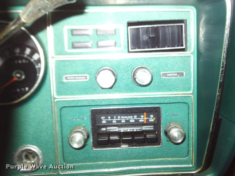 image for item DA6038 1976 Ford Thunderbird