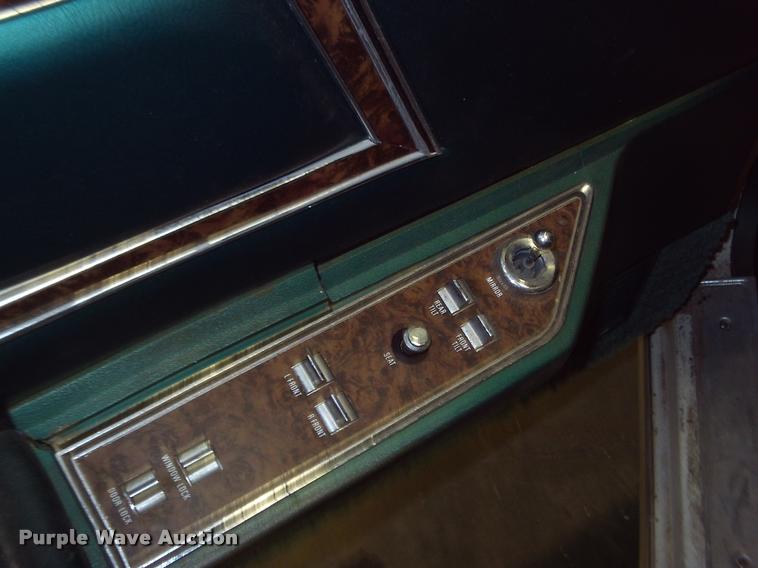 image for item DA6038 1976 Ford Thunderbird