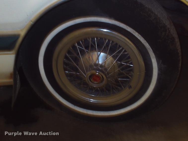 image for item DA6038 1976 Ford Thunderbird