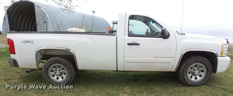 image for item DA8003 2008 Chevrolet Silverado 1500 pickup truck