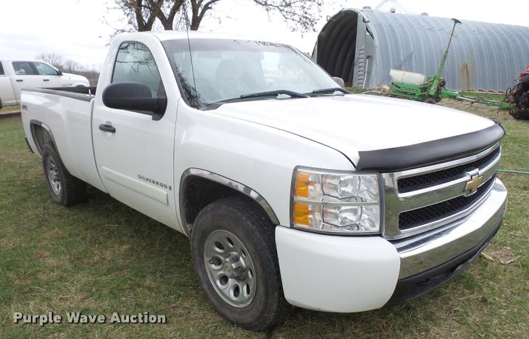 image for item DA8003 2008 Chevrolet Silverado 1500 pickup truck