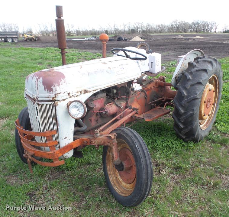image for item DA8034 Ford tractor