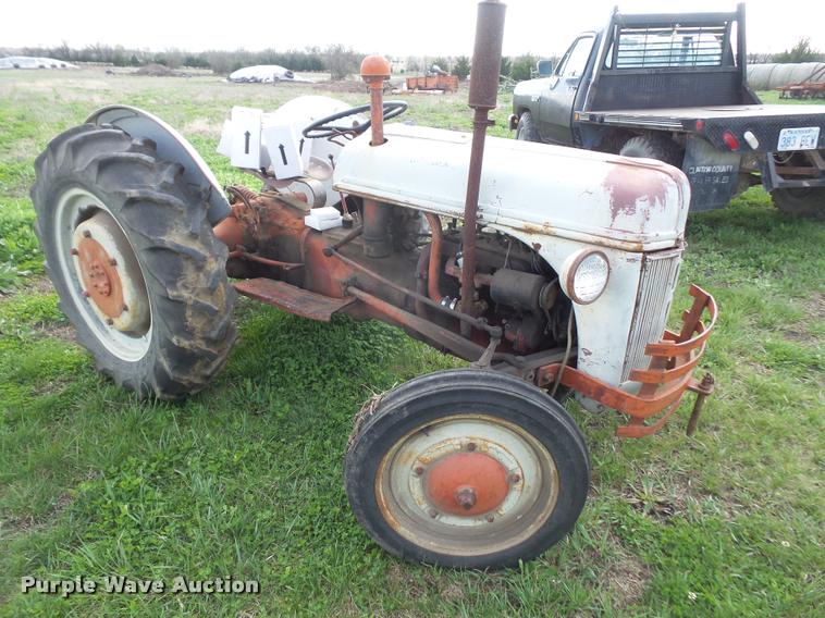 image for item DA8034 Ford tractor