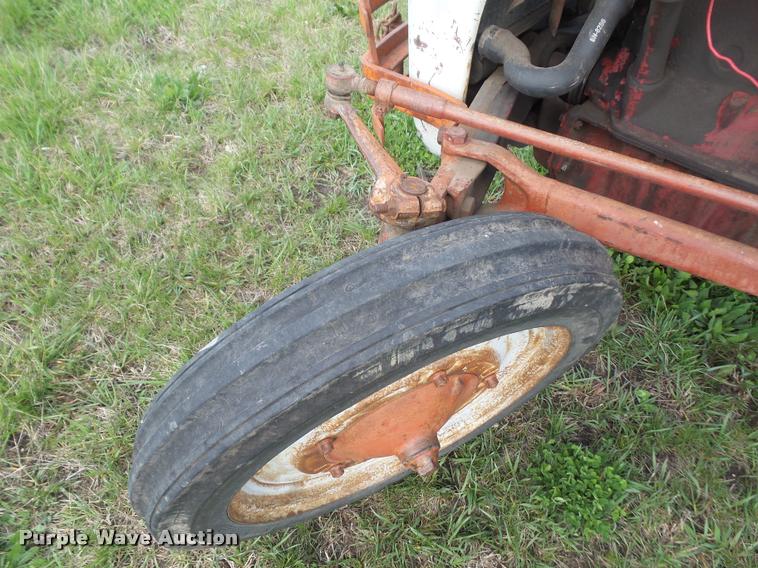 image for item DA8034 Ford tractor