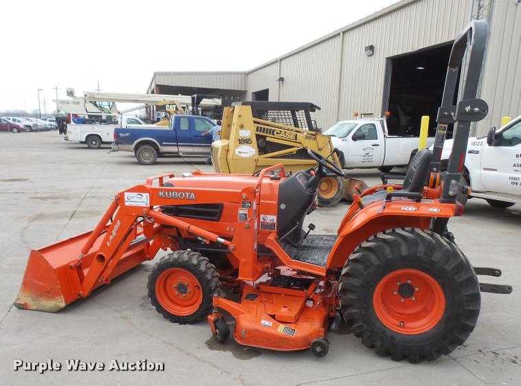 image for item DA8046 2003 Kubota B7800 MFWD tractor
