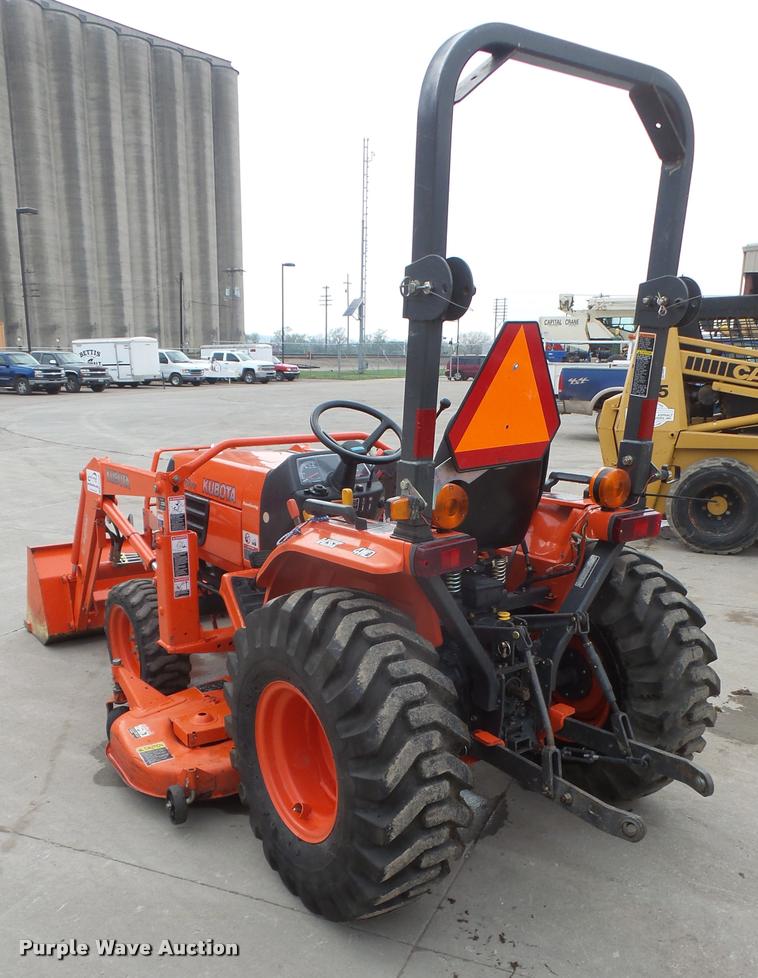 image for item DA8046 2003 Kubota B7800 MFWD tractor