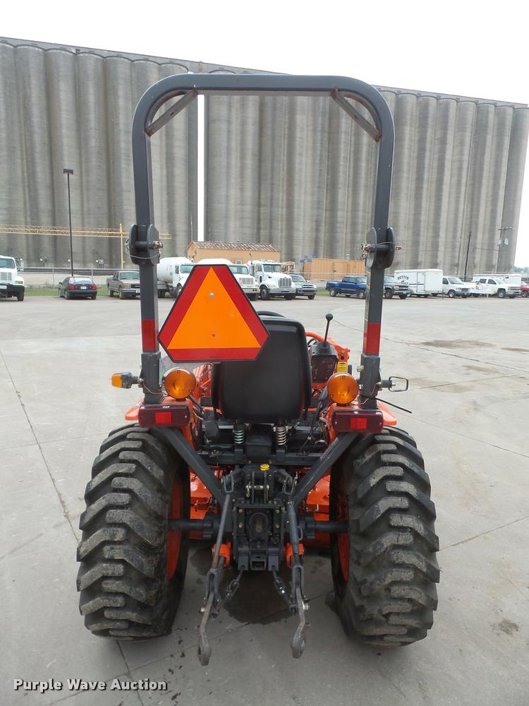 image for item DA8046 2003 Kubota B7800 MFWD tractor