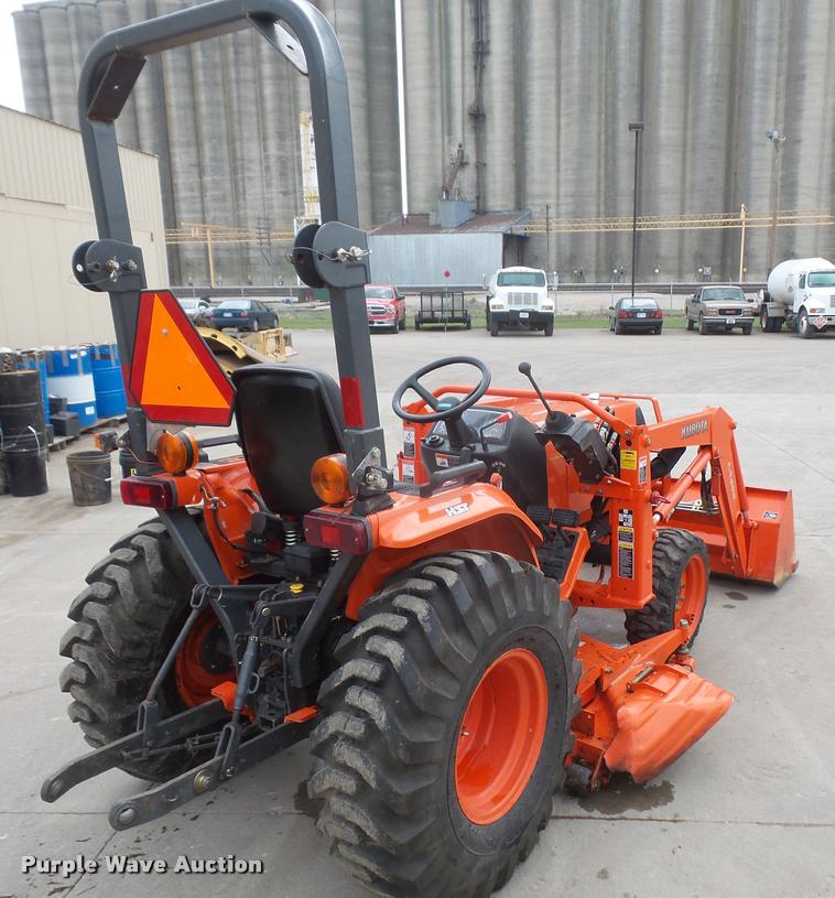 image for item DA8046 2003 Kubota B7800 MFWD tractor