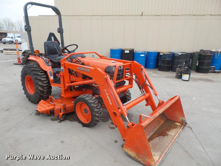 image for item DA8046 2003 Kubota B7800 MFWD tractor